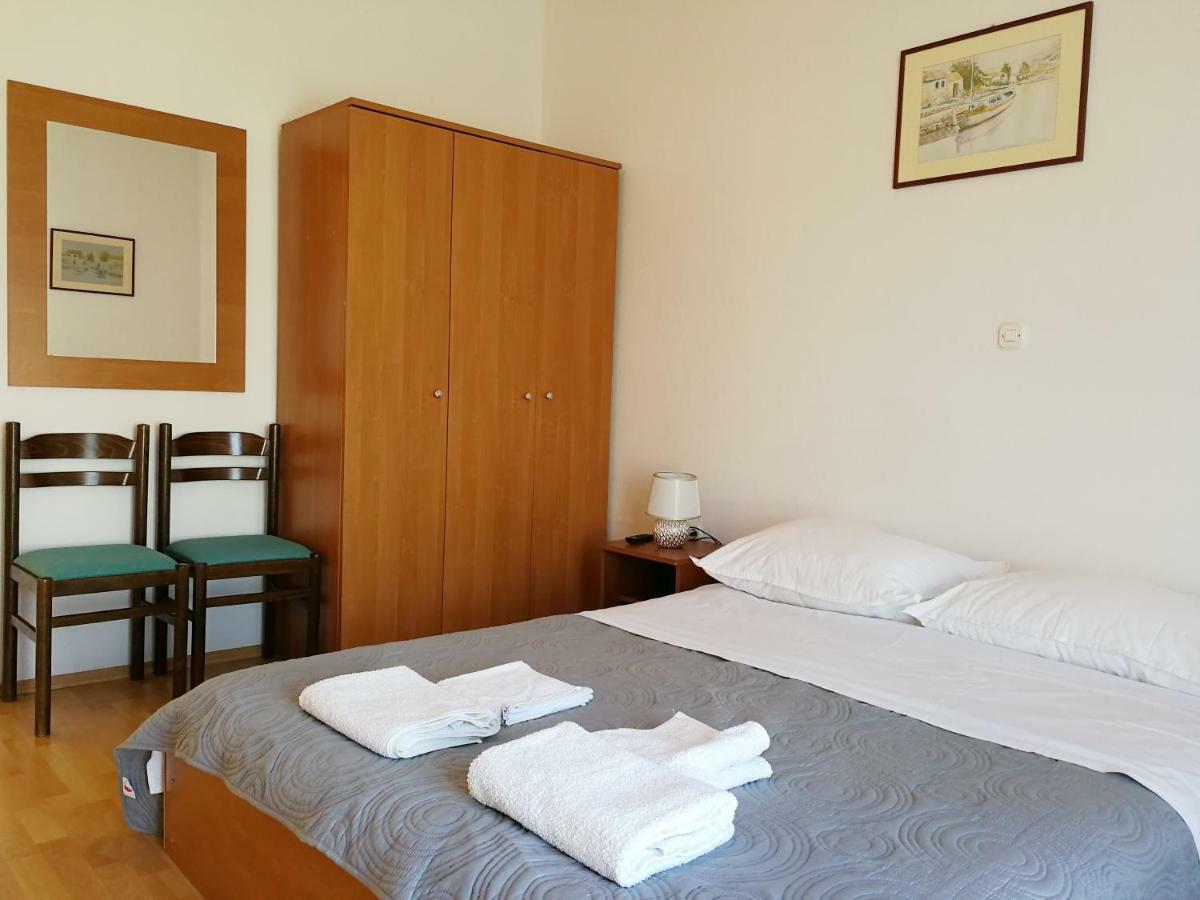 Apartmani Rija 3 帕格 外观 照片